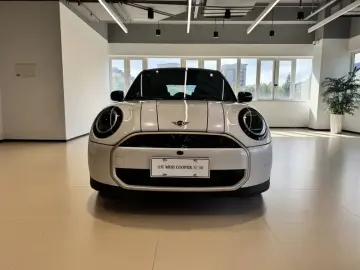 2025 Mini Electric MINI COOPER с пробегом 1 600 км