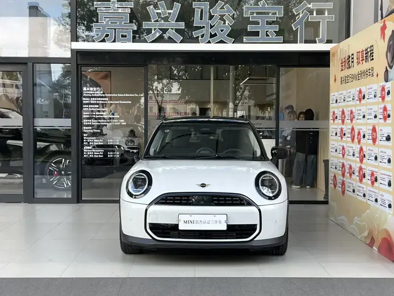 2025 Mini Electric MINI COOPER с пробегом 3 000 км