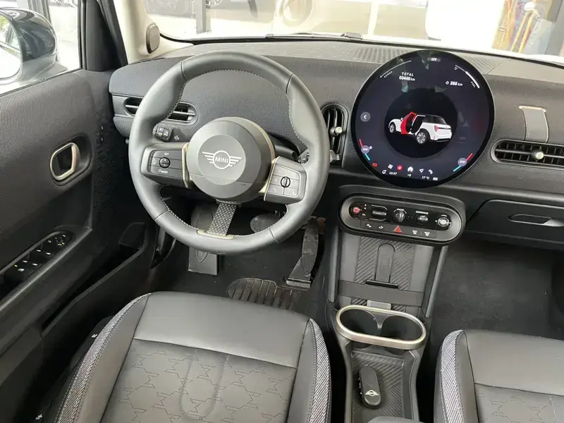 2025 Mini Electric MINI COOPER с пробегом 3 000 км