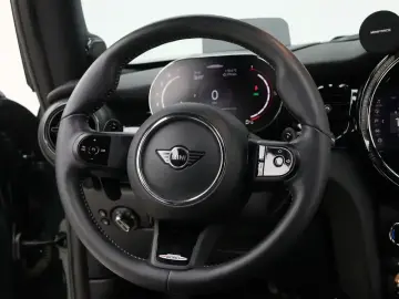 2022 Mini JCW с пробегом 10 900 км