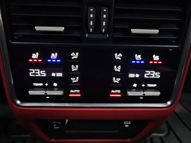 2021 Porsche Cayenne с пробегом 31 047 км