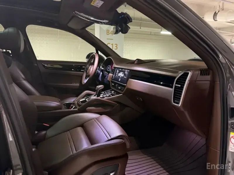 2020 Porsche Cayenne с пробегом 52 000 км