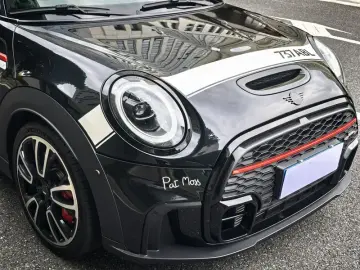 2023 Mini JCW с пробегом 18 000 км