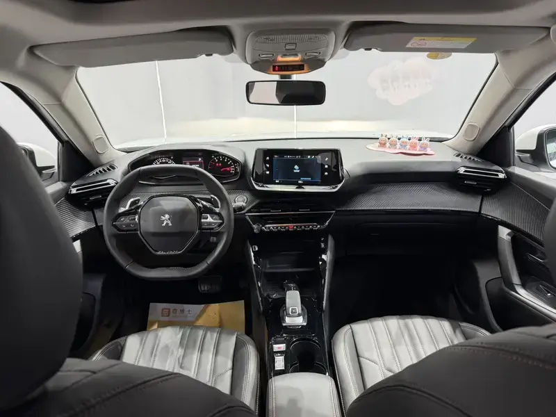 2022 Peugeot e2008 с пробегом 5 000 км