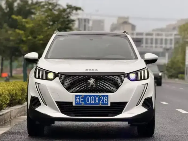 2022 Peugeot e2008 с пробегом 24 000 км