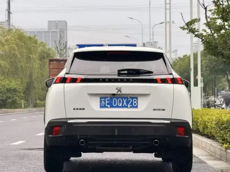 2022 Peugeot e2008 с пробегом 24 000 км