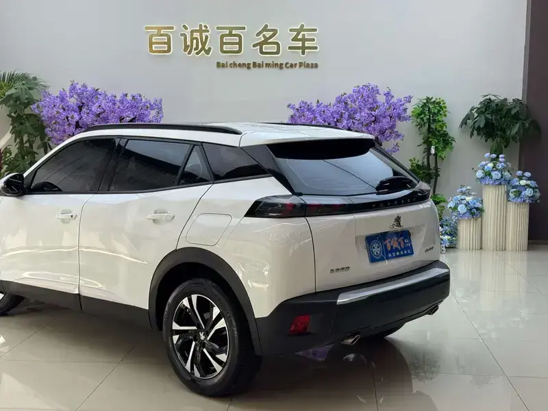 2022 Peugeot e2008 с пробегом 30 200 км