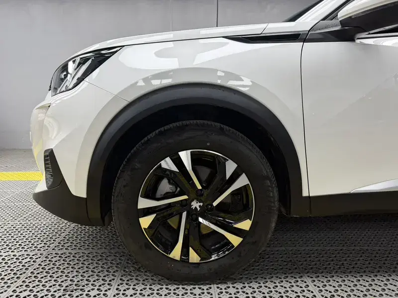 2022 Peugeot e2008 с пробегом 14 000 км