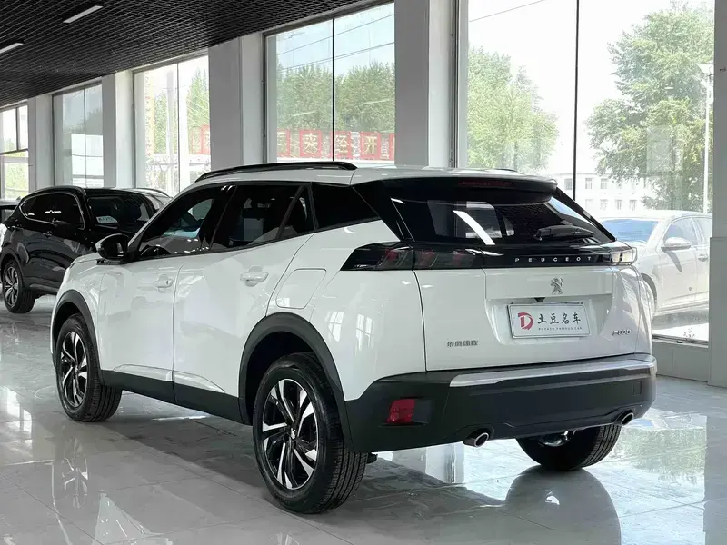 2022 Peugeot e2008 с пробегом 8 900 км
