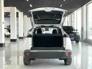 2022 Peugeot e2008 с пробегом 8 900 км