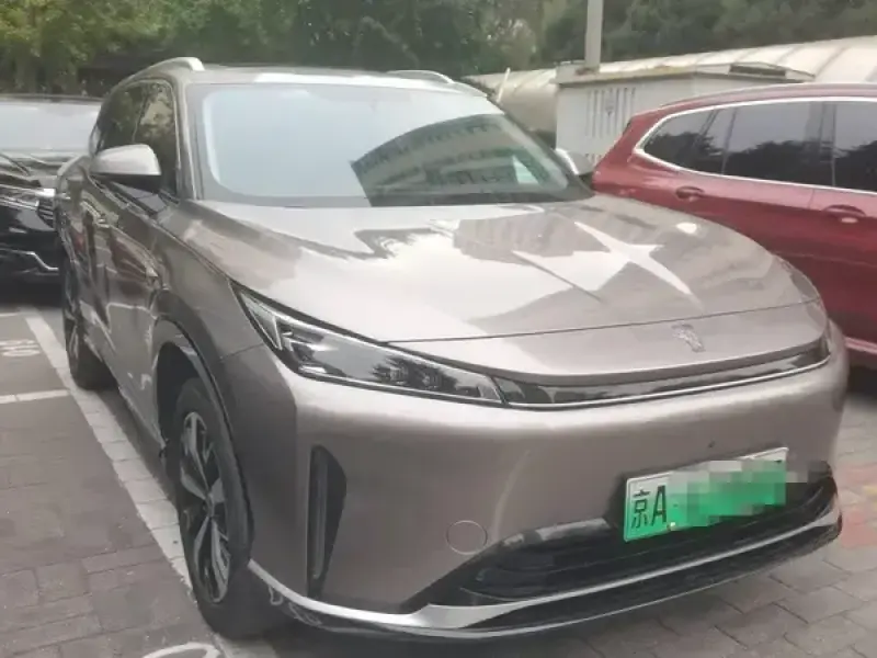2024 Roewe D5X DMH с пробегом 60 000 км