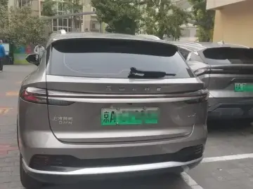 2024 Roewe D5X DMH с пробегом 60 000 км