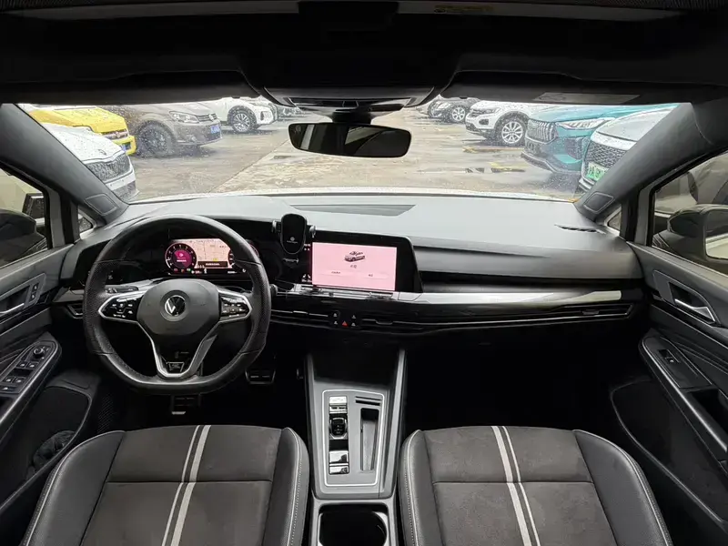 2023 Volkswagen Golf Electric с пробегом 35 000 км