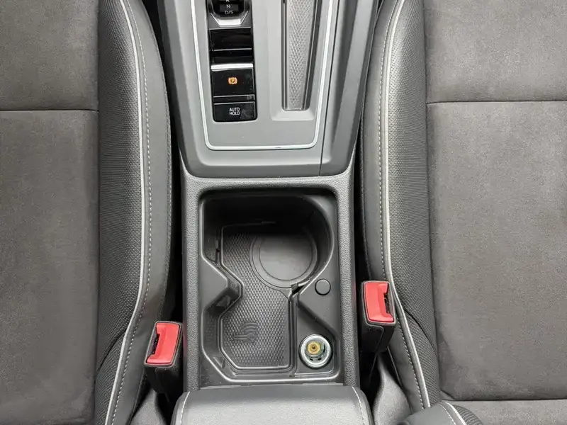 2023 Volkswagen Golf Electric с пробегом 35 000 км