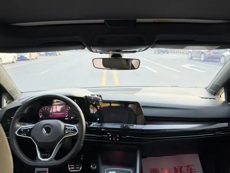 2023 Volkswagen Golf Electric с пробегом 17 000 км