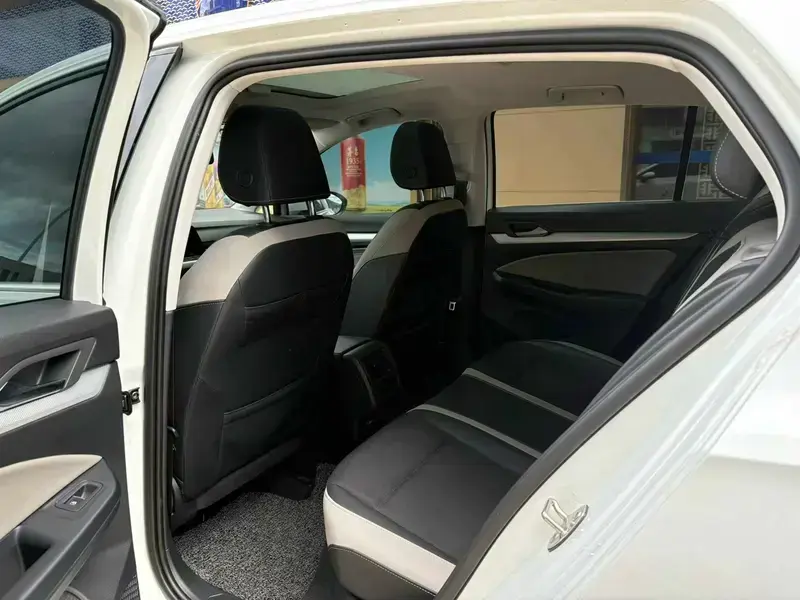 2021 Volkswagen Golf Electric с пробегом 14 000 км