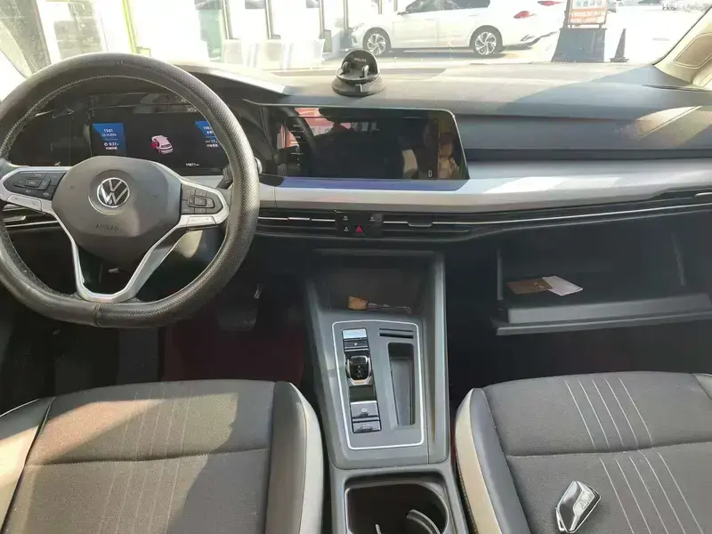 2023 Volkswagen Golf Electric с пробегом 19 000 км