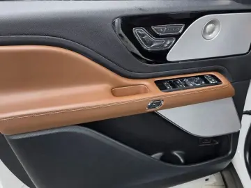 2022 Lincoln Aviator с пробегом 102 486 км