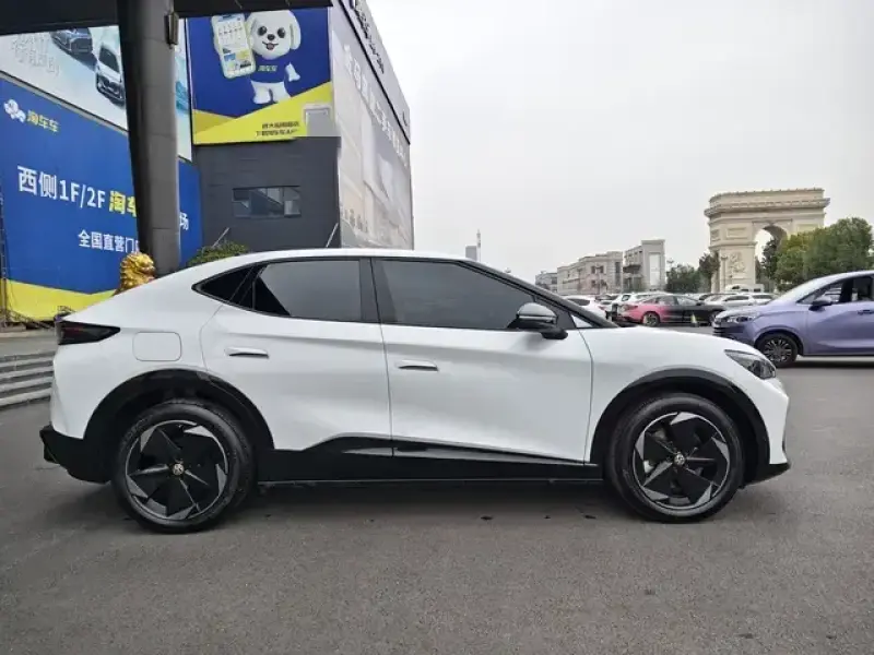 2025 Volkswagen Unique 06 с пробегом 4 000 км