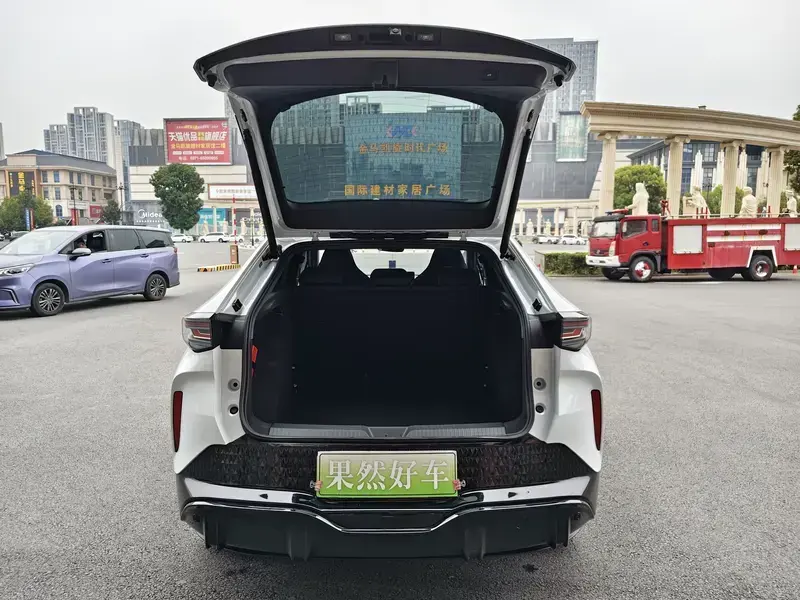 2025 Volkswagen Unique 06 с пробегом 4 000 км