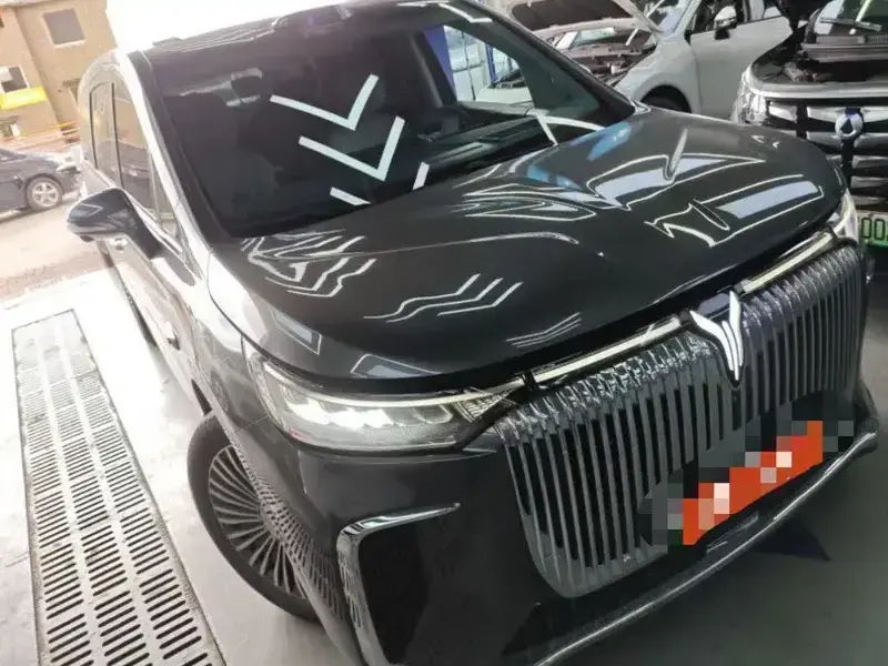 2025 Voyah Dreamer с пробегом 26 000 км