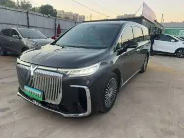 2025 Voyah Dreamer с пробегом 37 000 км