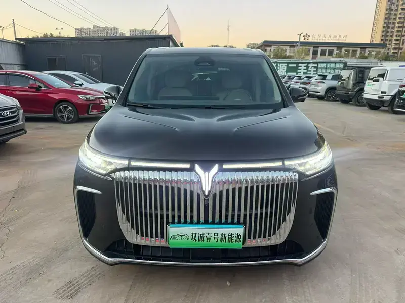 2025 Voyah Dreamer с пробегом 37 000 км