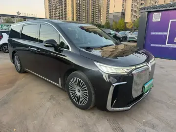 2025 Voyah Dreamer с пробегом 37 000 км