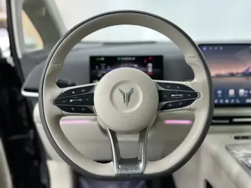 2025 Voyah Dreamer с пробегом 8 000 км
