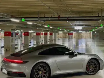 2020 Porsche 911 с пробегом 14 100 км