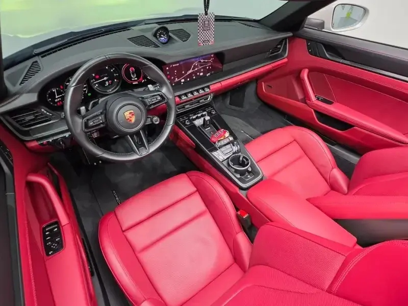 2023 Porsche 911 с пробегом 4 933 км