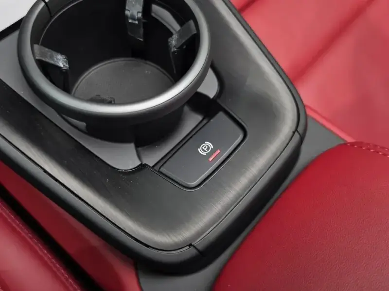 2023 Porsche 911 с пробегом 4 933 км