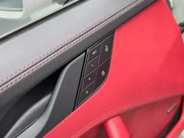 2023 Porsche 911 с пробегом 4 933 км