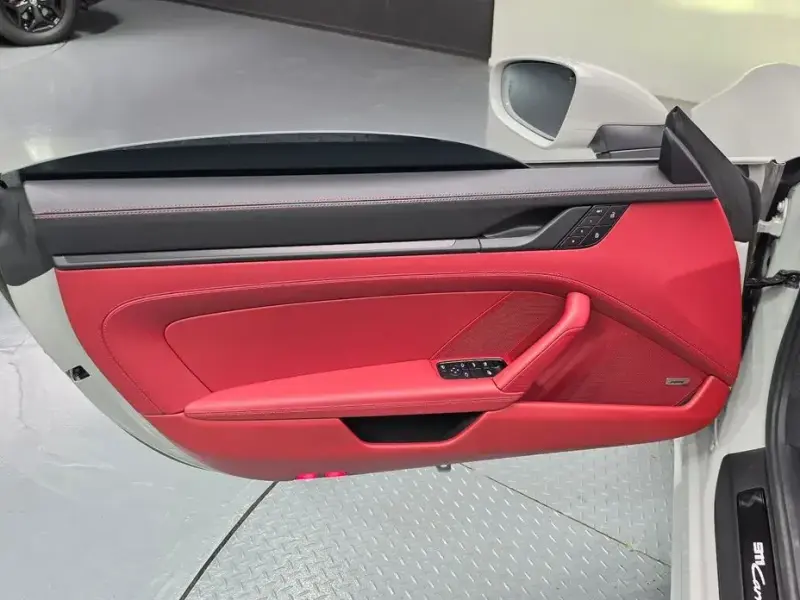 2023 Porsche 911 с пробегом 4 933 км
