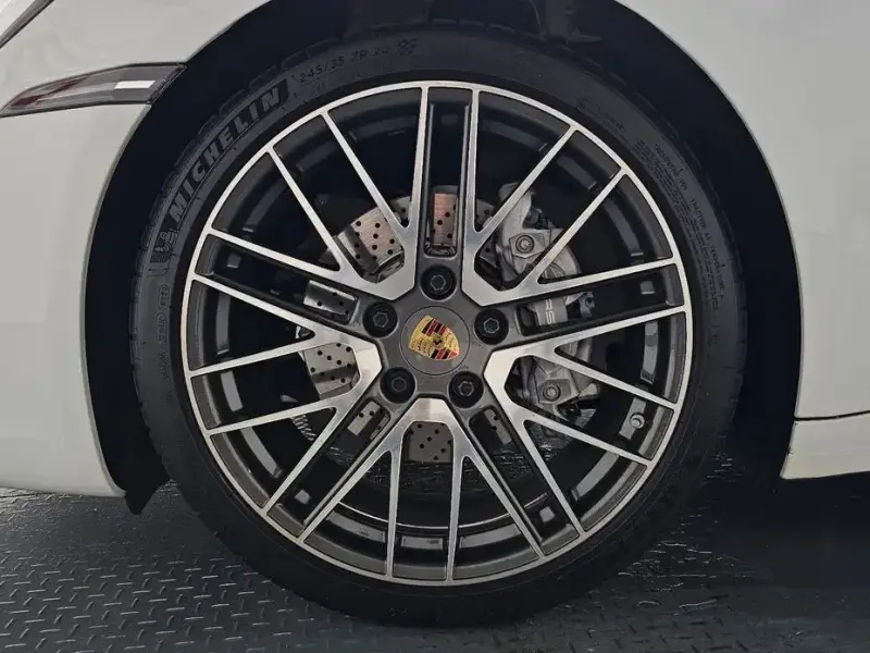 2024 Porsche 911 с пробегом 18 653 км