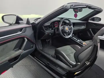 2023 Porsche 911 с пробегом 30 382 км