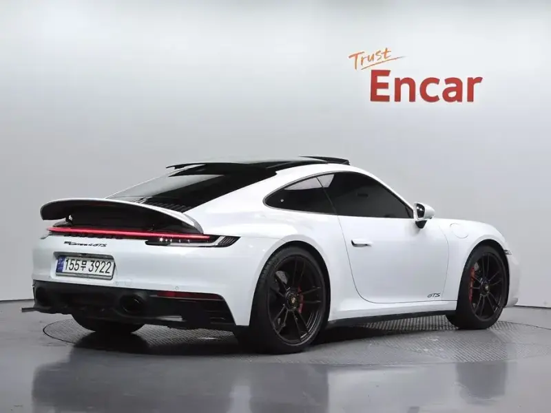 2023 Porsche 911 с пробегом 15 148 км