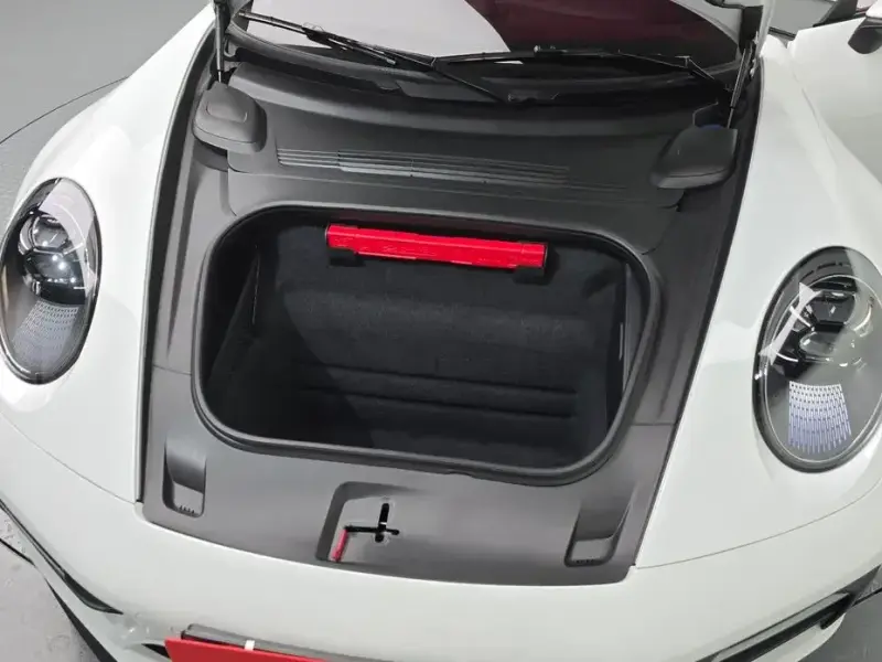 2023 Porsche 911 с пробегом 15 148 км