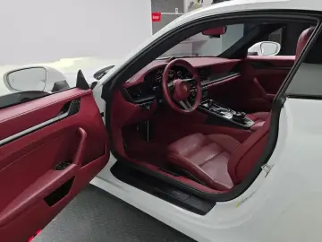 2023 Porsche 911 с пробегом 15 148 км