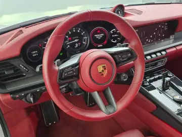 2023 Porsche 911 с пробегом 15 148 км