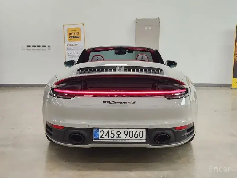 2024 Porsche 911 с пробегом 6 400 км