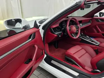 2024 Porsche 911 с пробегом 5 685 км