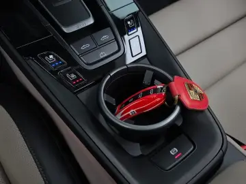 2025 Porsche 911 с пробегом 5 856 км