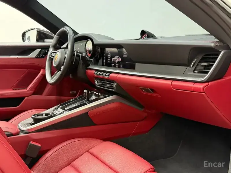 2020 Porsche 911 с пробегом 18 425 км