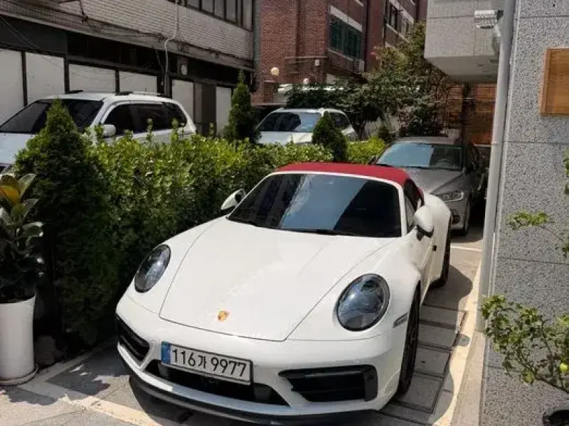2023 Porsche 911 с пробегом 18 900 км