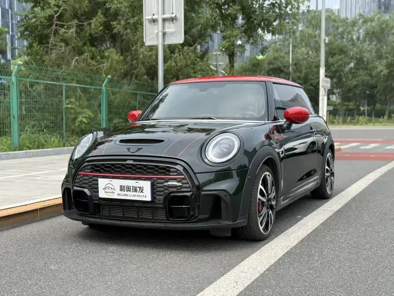2022 Mini Electric MINI JCW с пробегом 36 000 км