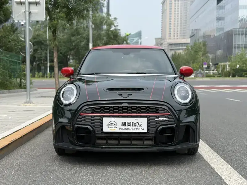 2022 Mini Electric MINI JCW с пробегом 36 000 км