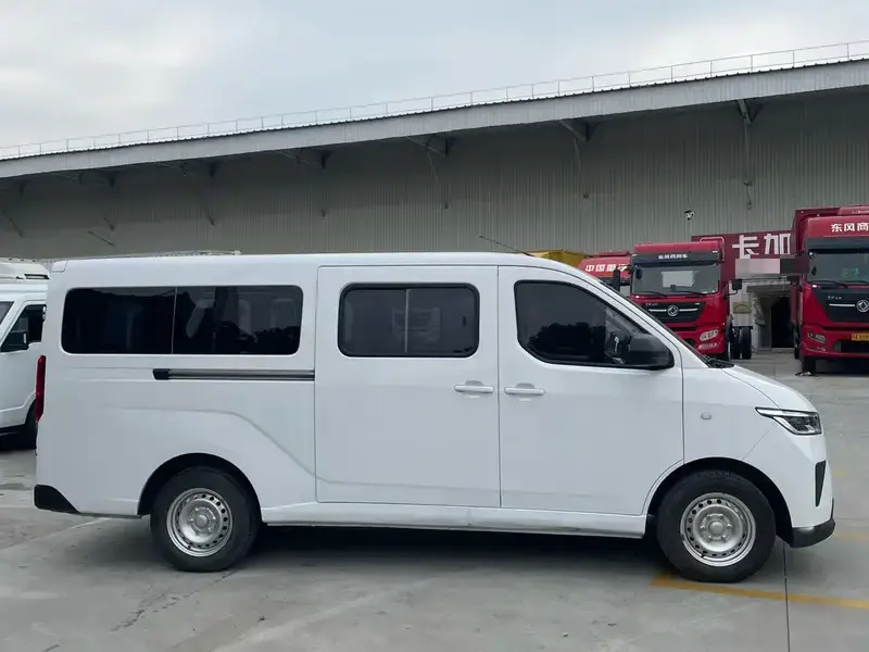 2024 Wuling Wuling Yangguang с пробегом 17 600 км