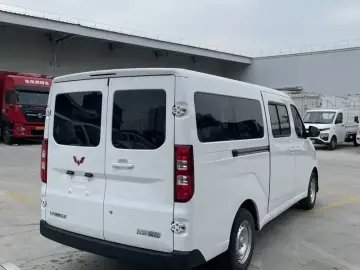 2024 Wuling Wuling Yangguang с пробегом 17 600 км
