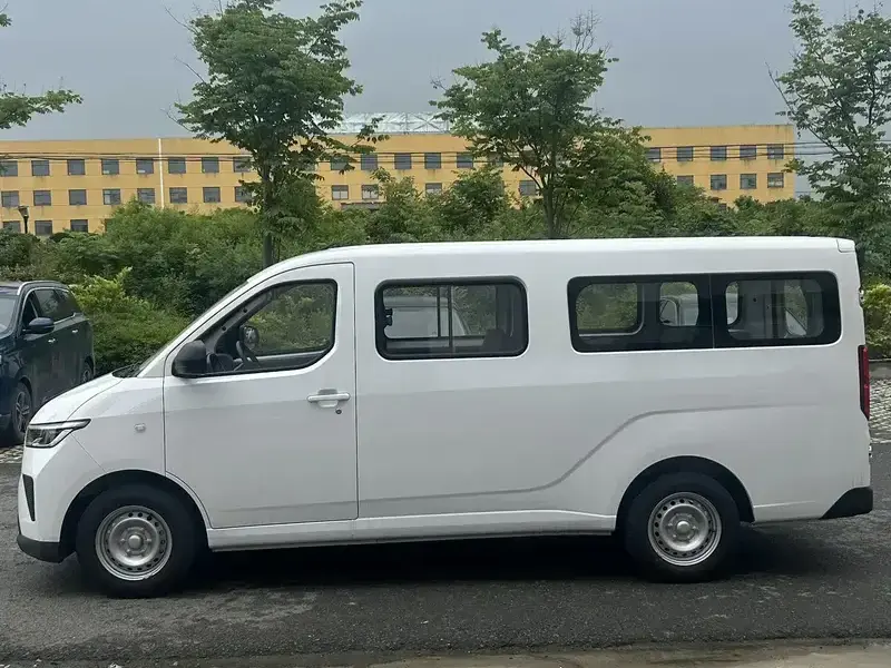 2024 Wuling Wuling Yangguang с пробегом 100 км